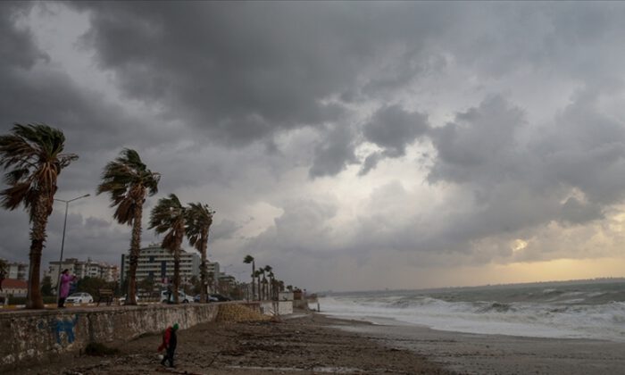 Meteorolojiden kuvvetli yağış, fırtına, toz taşınımı uyarısı