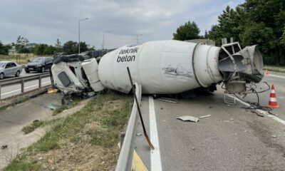 Bursa’da beton mikseri otomobilin üstüne devrildi: 4 ölü