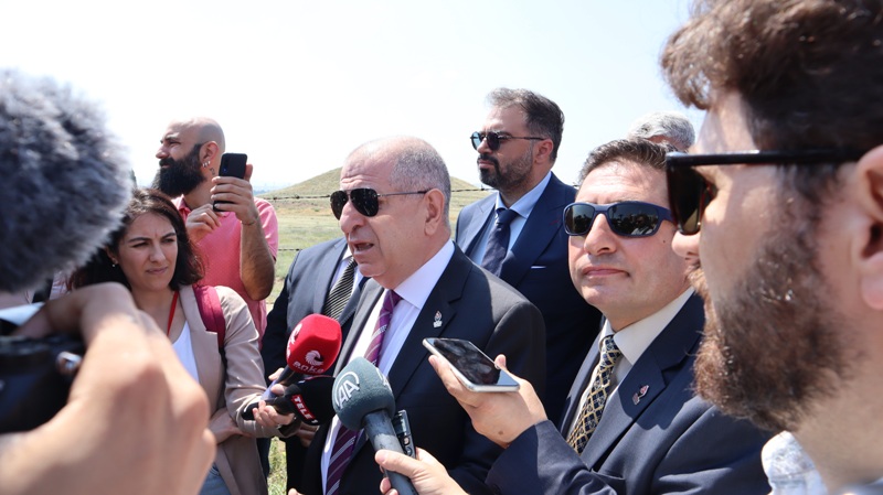 Ümit Özdağ: Vatandaşlık verirken vatan da veriyorsunuz!