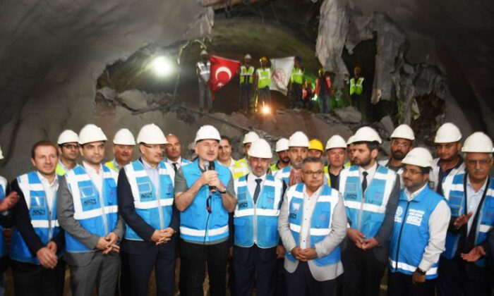 Bursa Hızlı Tren Projesi T04 Tüneli’nde ışık göründü