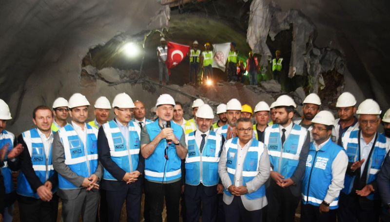 Bursa Hızlı Tren Projesi T04 Tüneli’nde ışık göründü