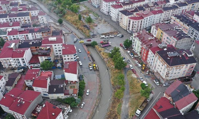 İstanbul’da yağışlardan evleri zarar görenlere destek