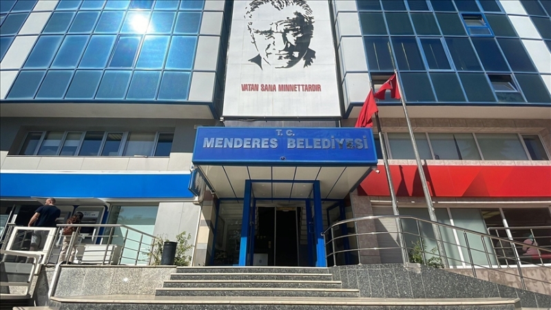 CHP’li Menderes Belediye Başkanı görevden alındı