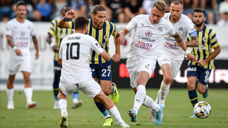 Fenerbahçe, UEFA Avrupa Ligi’nde play-off’a yükseldi