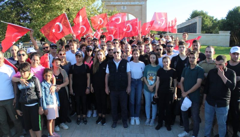 Ümit Özdağ’ın çağrısı ile binlerce genç, Anafartalar Zaferi’nin 107. yılında Çanakkale’de buluştu