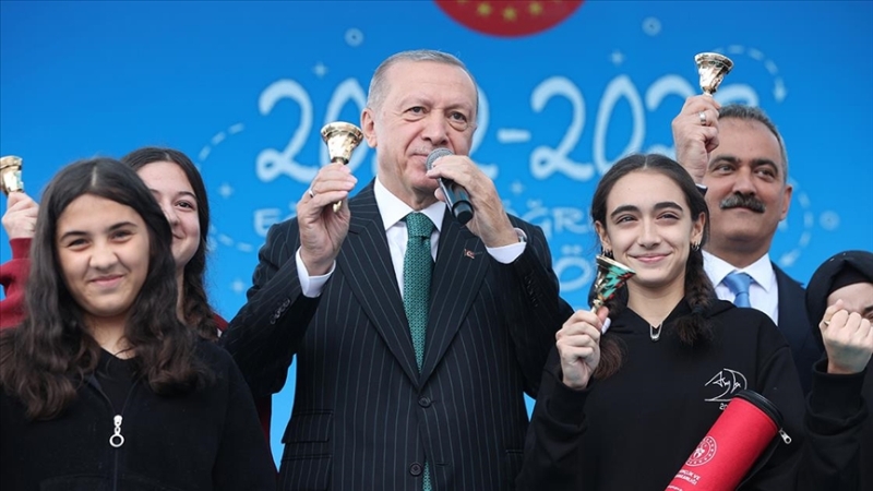Erdoğan, 2022-2023 eğitim-öğretim yılı açılış zilini çaldı