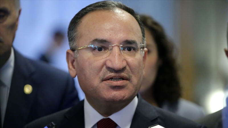 Bakan Bozdağ: Adalet Bakanlığı yapmak Kur’an okumaya engel değil