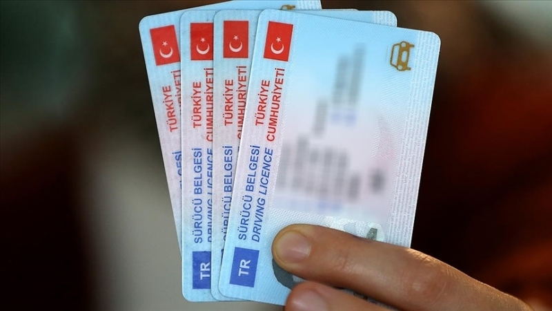 Eski tip sürücü belgelerini değiştirme süresi uzatıldı