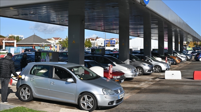 Fransa akaryakıt grevinde ‘zorla çalıştırma’ prosedürü…