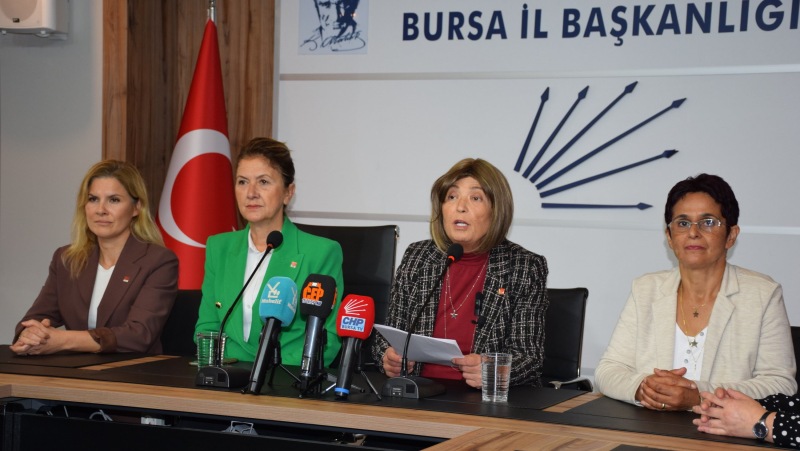 CHP’li kadınlardan Ata’ya saygı
