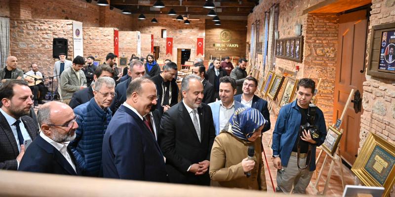 Yıldız Holding’in ”Konuşan Yazılar” sergisi Bursalılarla buluştu
