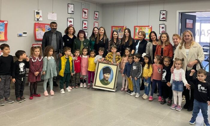 Bursa Soroptimist Kulübü bursiyelerinden Atatürk Resim Sergisi