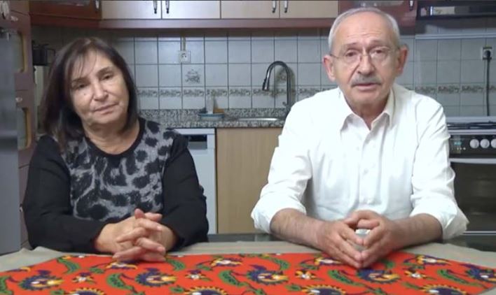 Kemal Kılıçdaroğlu bu kez eşiyle mutfaktan seslendi