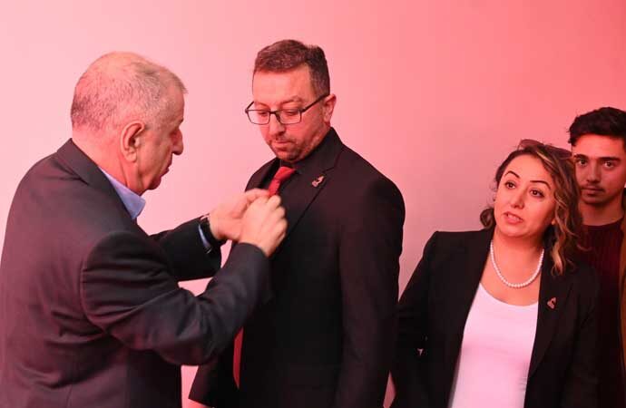 İYİ Parti ve Gelecek Partisi’nden istifa ettiler, Zafer Partisi’ne katıldılar