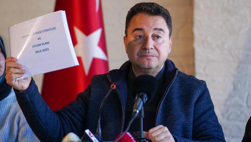 Babacan: Gençler aç kalmamanın hesabını yapıyor