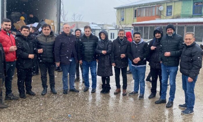 Gelecek Parti Bursa teşkilatlarından deprem bölgesine yardım desteği