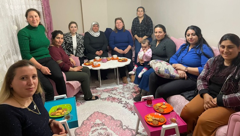 İYİ Parti Gürsu Kadın Kolları, ev ziyaretlerini yoğunlaştırdı