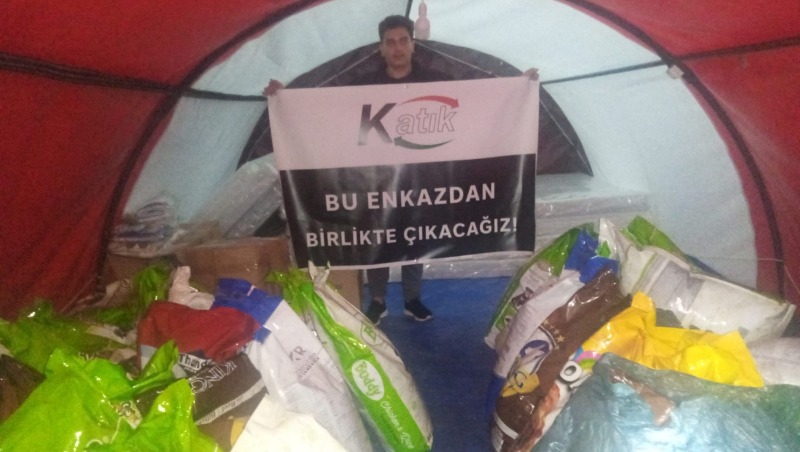 Bursa Katık Grubu’ndan depremzede canlara uzanan el…