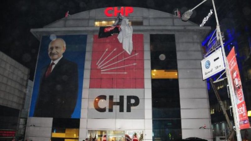 CHP İstanbul İl Başkanlığı önünde silah sesleri…