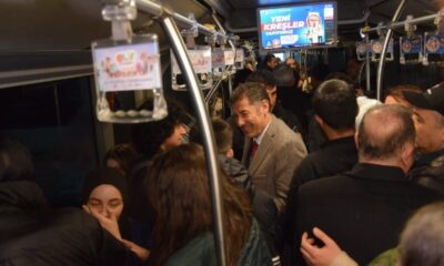 Sinan Oğan ve Ümit Özdağ, metrobüste broşür dağıttı