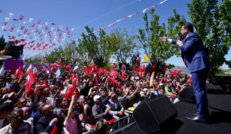 Kahta, İmamoğlu’nu bağrına bastı!