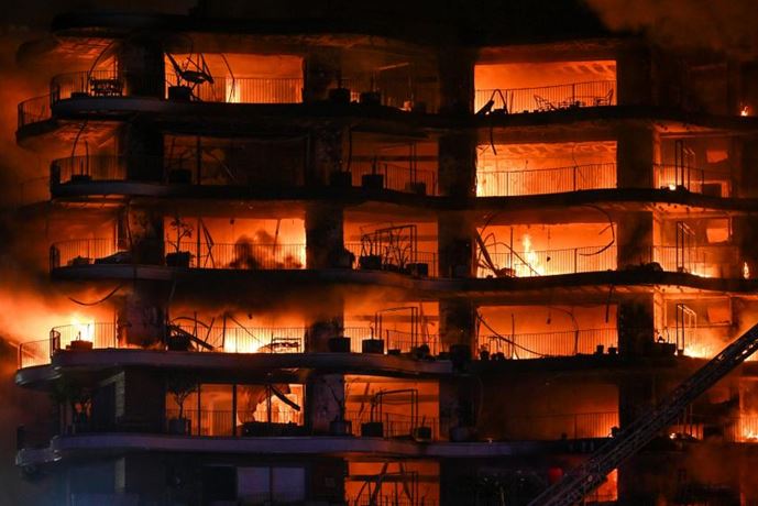 AHSAPDER Başkanı Kalafat: Binalardaki yangının sebebi, kötü malzemedir