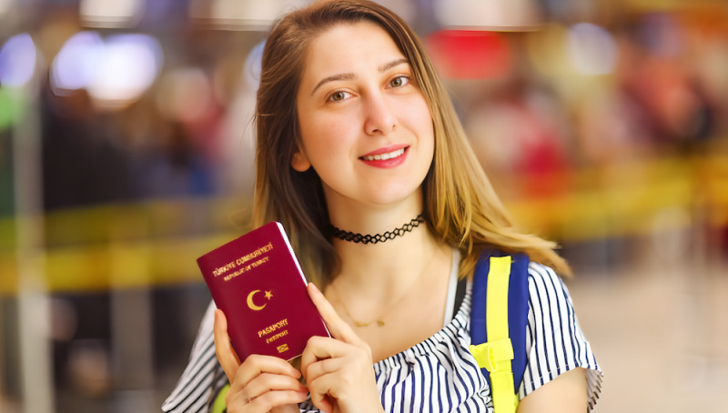 4 gençten 3’ü başka bir ülkeye göç etmek istiyor