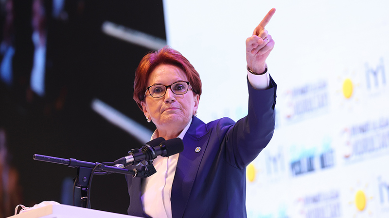 Akşener, kurultayda sert konuştu: Size hayatta başarılar