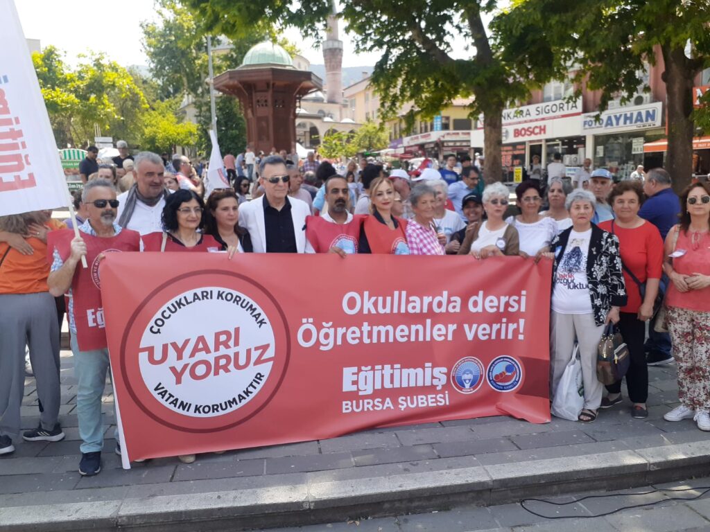 Öğretmenler ÇEDES Projesi’ne tepki için alanlara indi