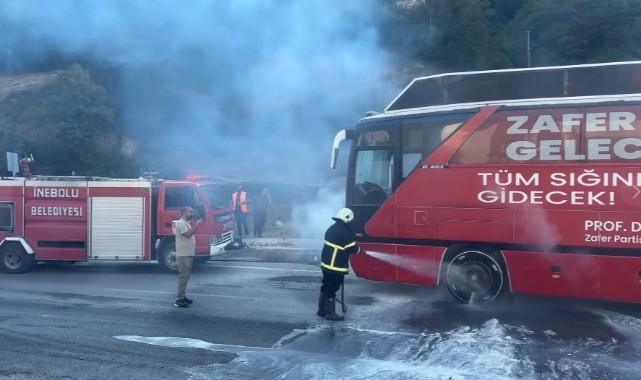 Zafer Partisi seçim otobüsünde yangın çıktı
