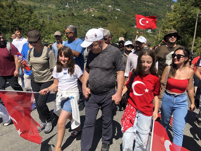Ümit Özdağ, ‘Zafer Yürüyüşü’nü başlattı