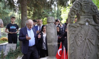 Ümit Özdağ, Albay Ali Rıza Bey’in mezarını ziyaret etti
