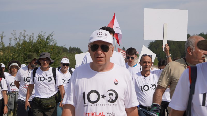 Zafer Partisi lideri Ümit Özdağ, maraton koşacak!