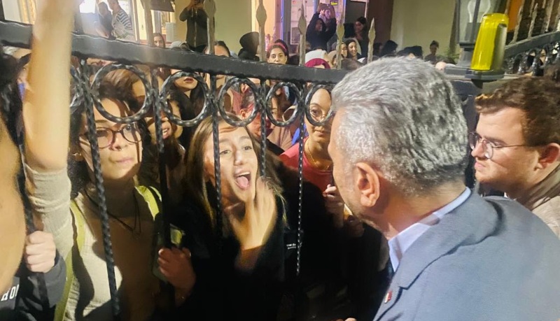 CHP Bursa İl Başkanı Yeşiltaş, öğrencilerin yanında…