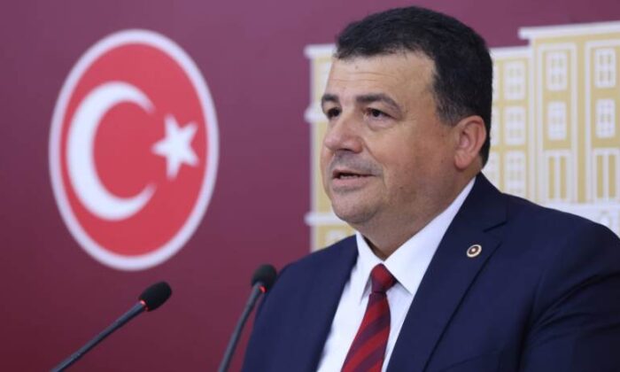 CHP’li Hasan Öztürk’ten yurtlarda kalan öğrencilere destek