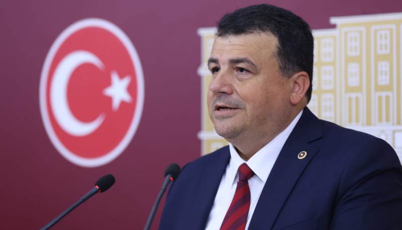 CHP’li Hasan Öztürk’ten yurtlarda kalan öğrencilere destek