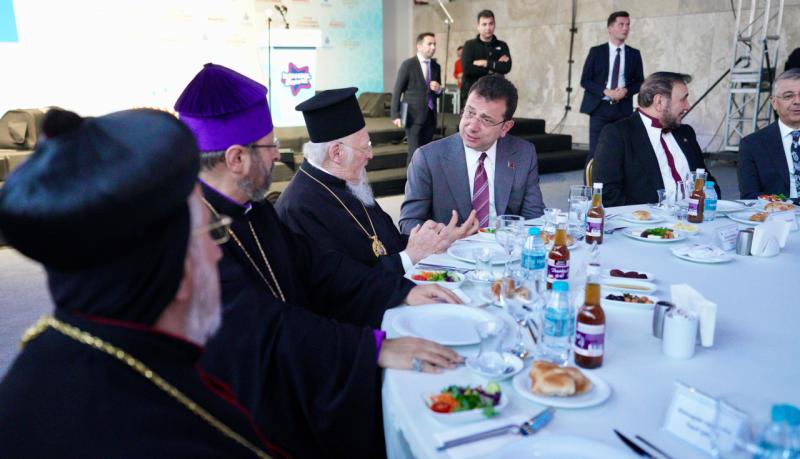 Bütün inançlar iftar sofrasında buluştu