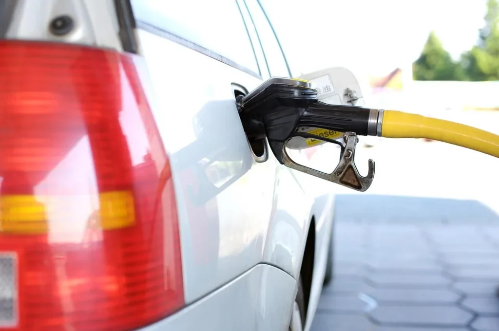 Benzine Hafta Bitmeden Zam Geliyor