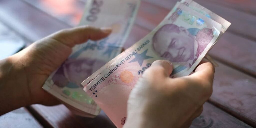Asgari ücret zammı için masadaki 3 rakam