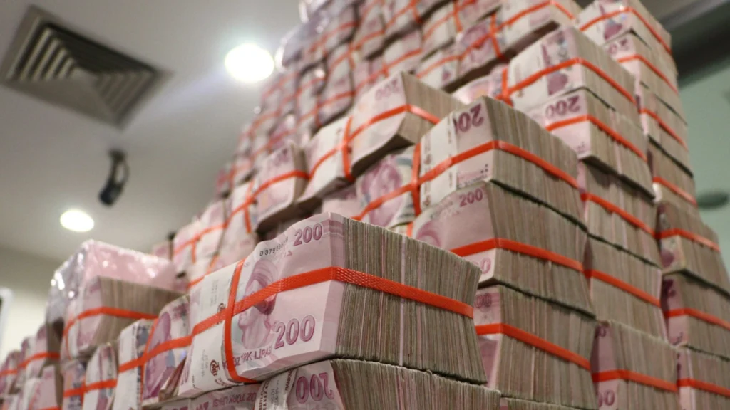 Bütçe açığı rekor kırdı!