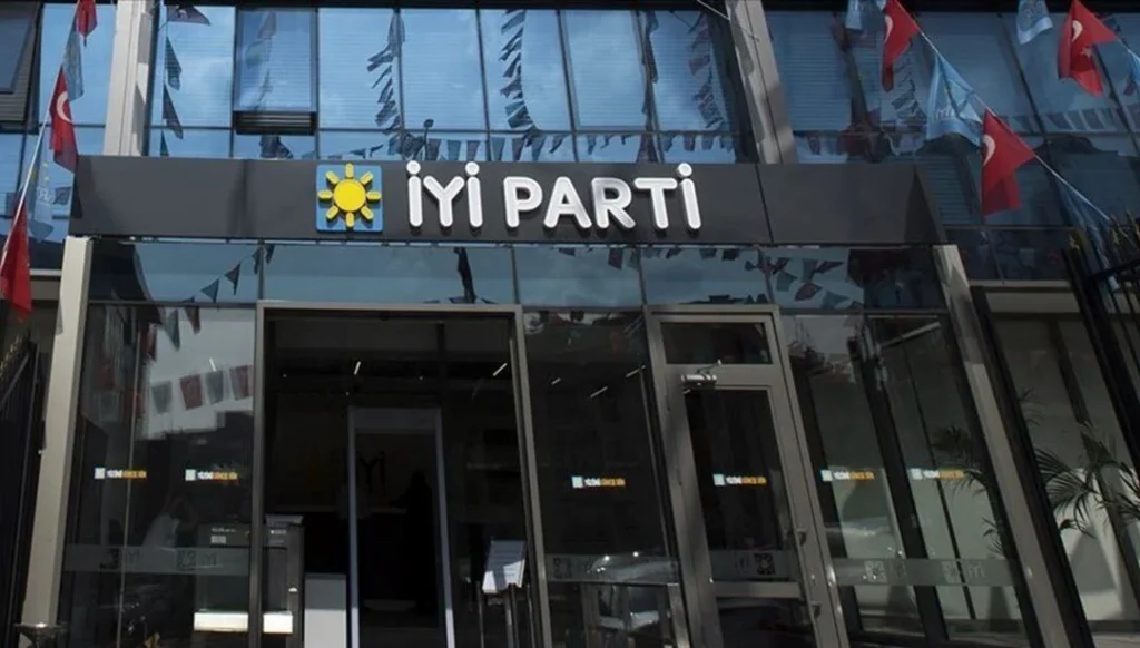 İYİ Parti’de istifa depremi!