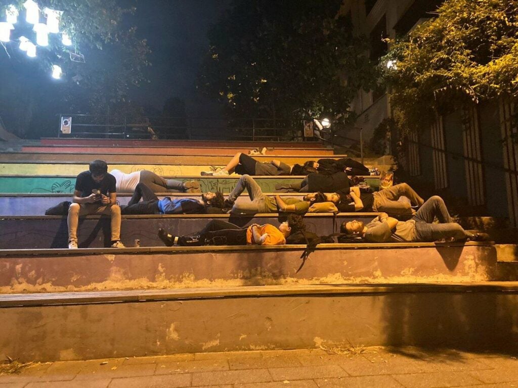 Öğrenciler zamlar nedeniyle kayıt dondurdu!