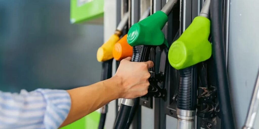 Akaryakıta yeni zam geldi mi?