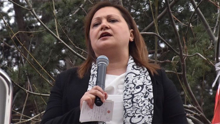Burcu Köksal Ak Parti’ye mi geçiyor