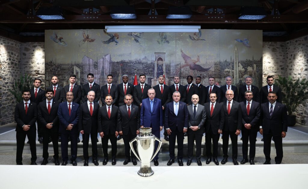 Galatasaray Başkanı Erdoğan’ı Ziyaret Etti