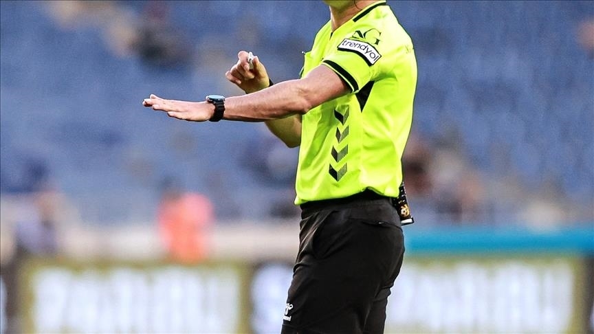 Hakeme Yumruk Atan Futbolcu Gözaltında