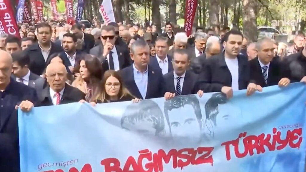 Özgür Özel Deniz Gezmiş Andı
