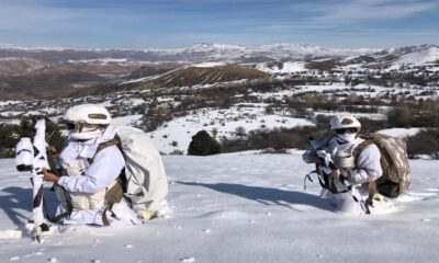 Erzincan Kemah’ın karlı dağlarında Komando Marşı
