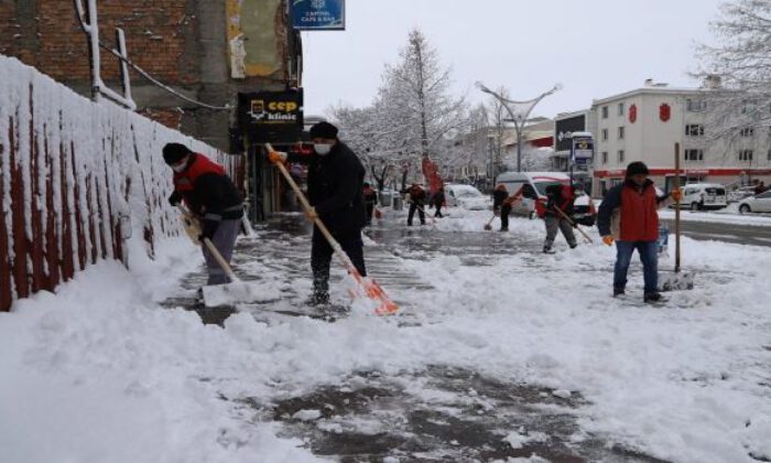 Erzincan Belediyesi’nden karla mücadele çalışması
