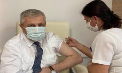 Bursa  İl Sağlık Müdürü, Çin aşısının ikinci dozunu yaptırdı